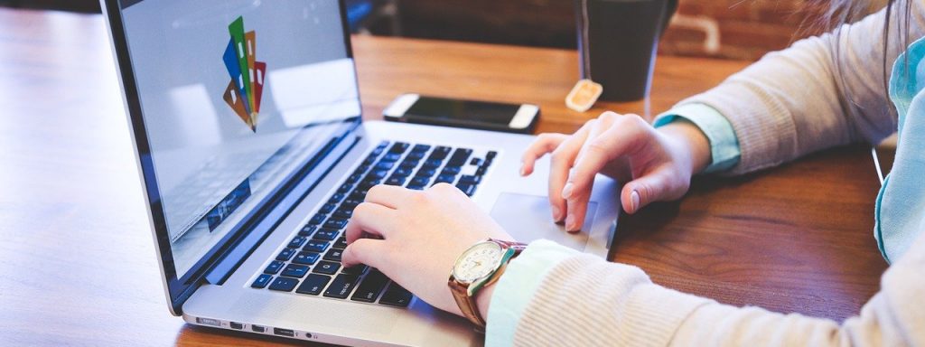 student, typing, keyboard-849826.jpg